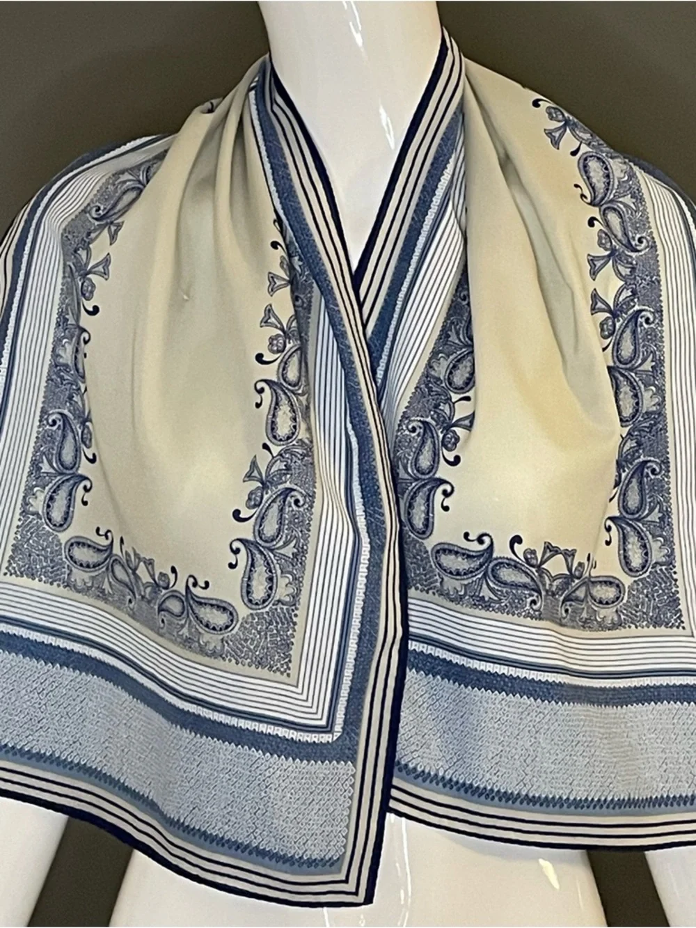 Vintage Sally Gee Paisley Poly Scarf 14 x 44 Good Condition - Picture 4 of 6